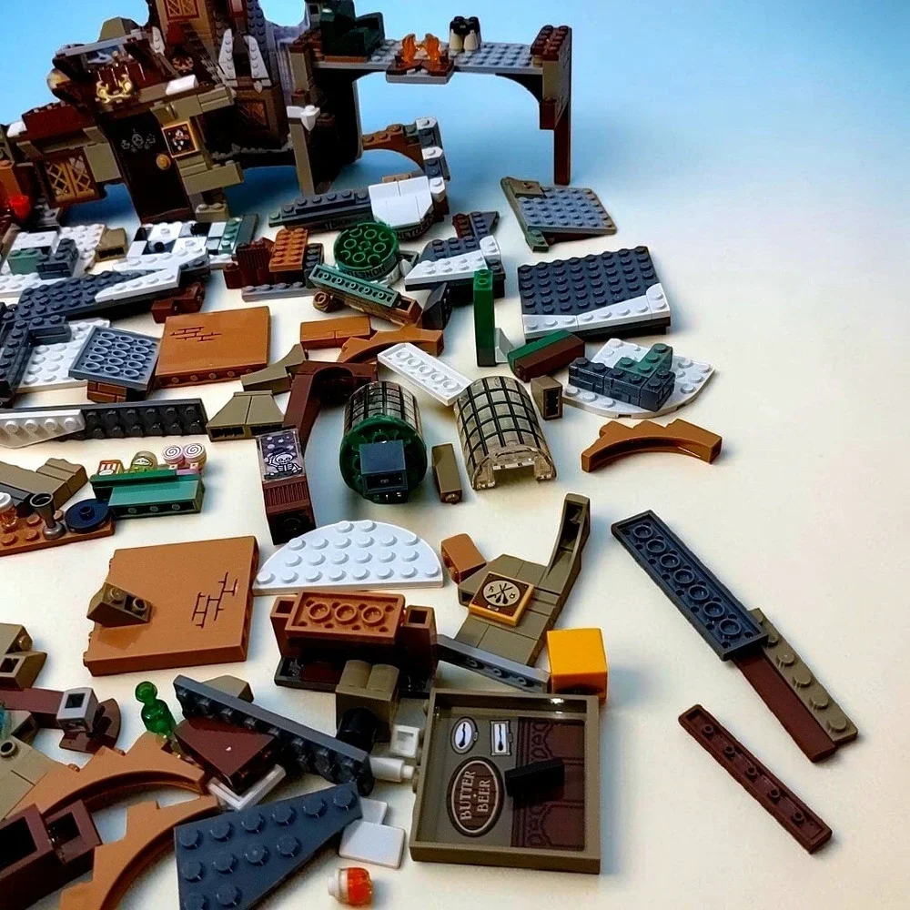 Retired LEGO Harry Potter 76388 Hogsmeade Village Visit - Incomplete - Picture 10 of 10